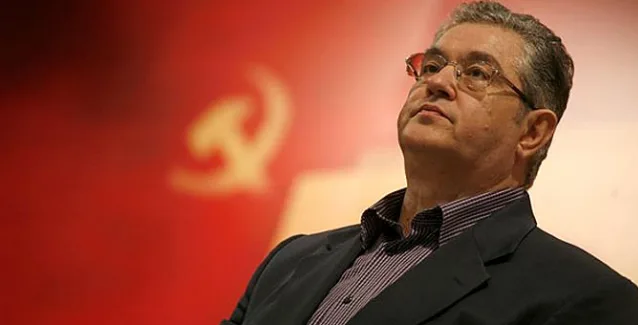 ΚΚΕ: Ταύτιση ΣΥΡΙΖΑ και ΝΔ δείχνουν τα άρθρα Τσίπρα και Μητσοτάκη