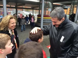 11-12-14 Επισκέψεις ΥΠΑΙΘ Α. Λοβέρδου σε σχολεία στις Βρυξέλλες