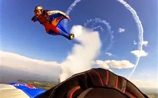 Το βίντεο που αποδεικνύει ότι οι καθημερινοί άνθρωποι είναι ήρωες