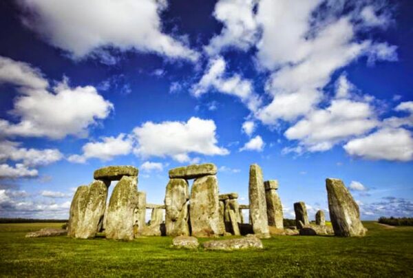 Ένα κοντό λάστιχο ποτίσματος έλυσε το μυστήριο για το Στόουνχετζ!