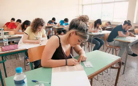 Τροποποίηση προγράμματος διεξαγωγής των πανελλαδικών εξετάσεων έτους 2013