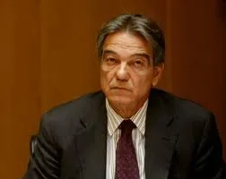 «Προβλήματα στην εύρυθμη λειτουργία Κέντρων Ξένων Γλωσσών». Αναφορά στον Υπουργό Παιδείας του βουλ. Νίκου Σηφουνάκη