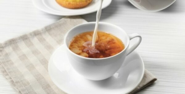 Γιατί δεν πρέπει να βάζετε γάλα στο τσάι – Ποια οφέλη εξουδετερώνει