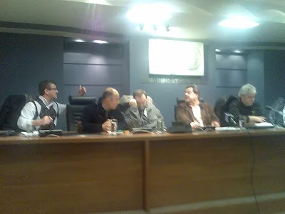 Αντιδημοκρατική εκτροπή και στο βάθος πολιτικό αδιέξοδο