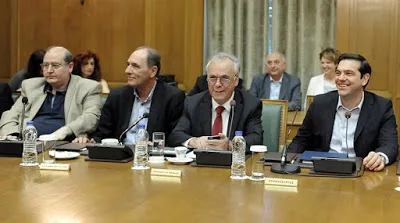 «Κίτρινη» σε Φίλη από Μαξίμου – Δεν είναι της ώρας…