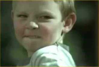 Γονεις προσοχή ! Είστε παράδειγμα για τα παιδιά σας ! Συγκλονιστικό video !