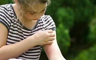 Γιατί τα κουνούπια τσιμπάνε κάποιους ανθρώπους περισσότερο