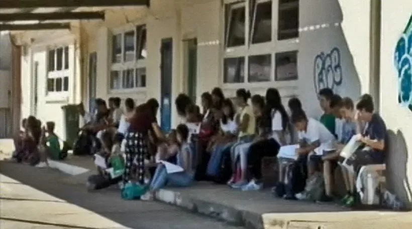 Δεν έχει ξαναγίνει ποτέ: Μάθημα στα παγκάκια!