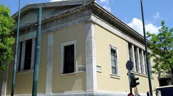 Κατέλαβαν κτήριο στο Πολυτεχνείο και φιλοξενούν μετανάστες