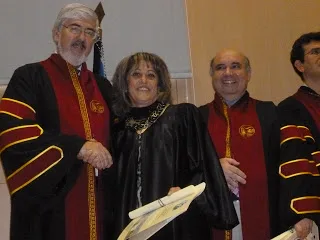 Απόφοιτη, ετών 51!