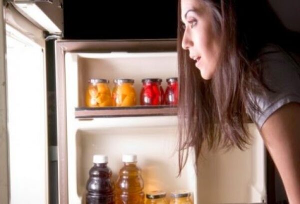 Αυτά δεν πρέπει να καταναλώνετε πριν κοιμηθείτε – Δείτε γιατί!