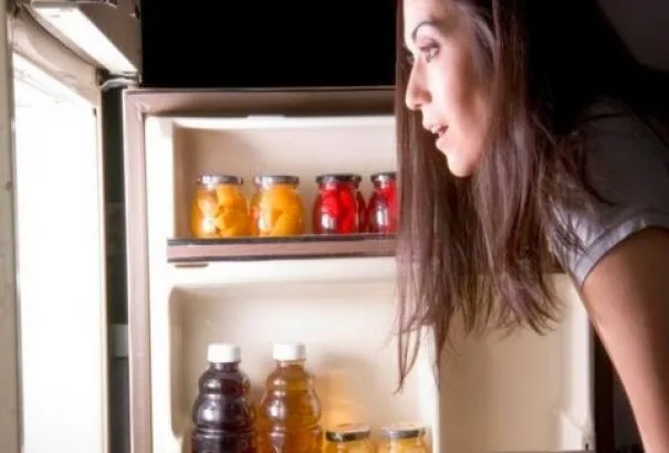 Αυτά δεν πρέπει να καταναλώνετε πριν κοιμηθείτε – Δείτε γιατί!