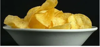 Ξέρετε πώς ανακαλύφθηκαν τα πατατάκια;