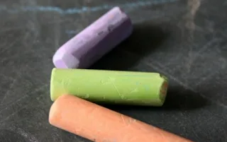 Γιατί πρέπει να βάζετε κιμωλία στο ψυγείο!