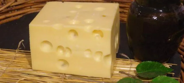 Πώς δημιουργούνται οι τρύπες στο τυρί;