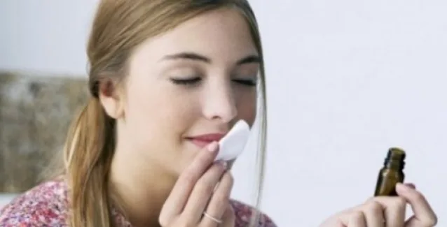 Τρεις φυσικές λύσεις για να μη σε τσιμπήσει κανένα κουνούπι αυτό το καλοκαίρι!