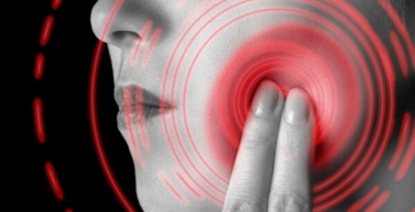 Ξαφνικός πονόδοντος: 7 δοκιμασμένα γιατροσόφια μέχρι να πάτε στον οδοντίατρο