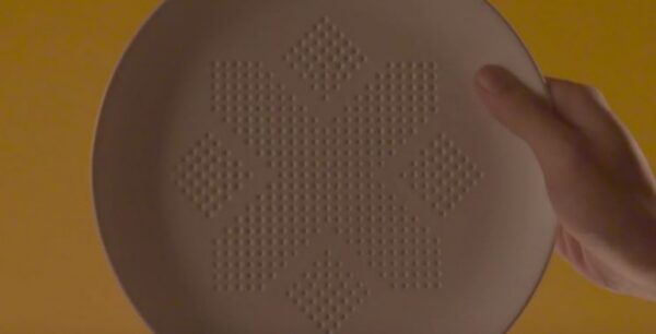 Πιάτο “απορροφά” περιττό λίπος και θερμίδες από το, ενίοτε, λιπαρό φαγητό σας