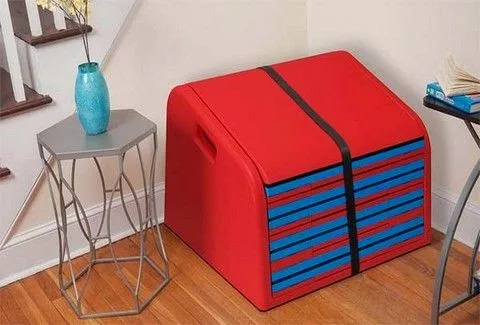 Έχεις παιδιά;;; Τότε, πρέπει να τους κάνεις δώρο ΑΥΤΟ το κόκκινο κουτί! Δες τί κρύβει!