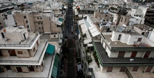 Στο σφυρί χιλιάδες ακίνητα