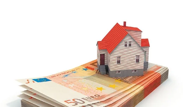 Στο στόχαστρο της Εφορίας οι “ύποπτες” συναλλαγές ακινήτων