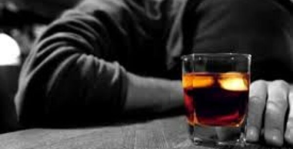 Πόσο χρόνο κάνει για να απομακρυνθεί το αλκοόλ από το σώμα;