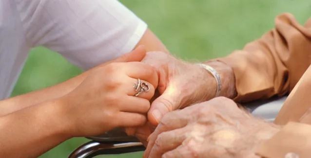 Το αργό βάδισμα στους ηλικιωμένους «δείχνει» Αλτσχάιμερ