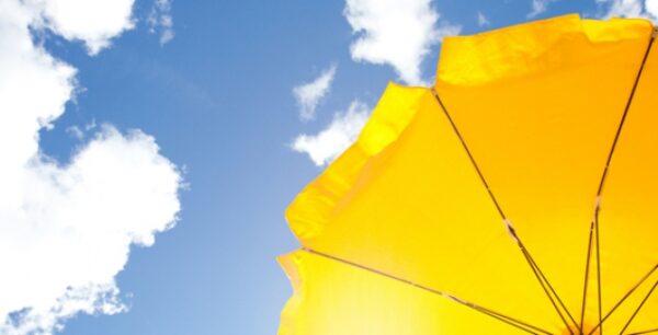 10 επίκαιρες συμβουλές για προστασία από τον ήλιο