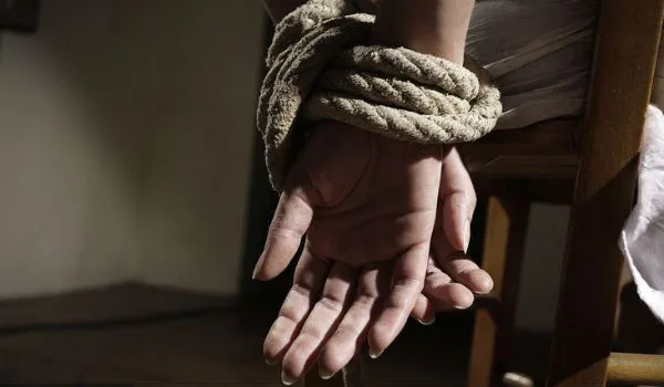 Θεσσαλονίκη: Τον έδεσαν, τον φίμωσαν και τον λήστεψαν