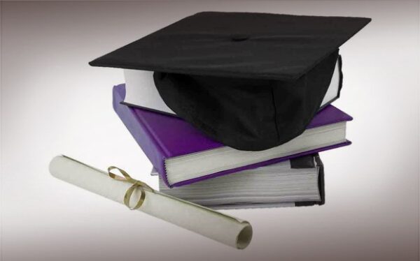 Άκυρα τα απολυτήρια 17 ιδιωτικών σχολείων