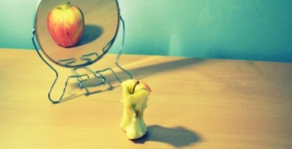 Νευρική ανορεξία: Αυτά είναι τα σημάδια πως έχετε ξεφύγει από τα όρια της δίαιτας