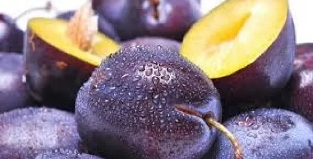 Χυμός από δαμάσκηνα καταπολεμά τη δυσκοιλιότητα