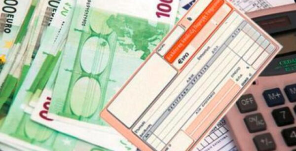 Αυτές είναι οι παγίδες στις εισφορές για τα «μπλοκάκια»