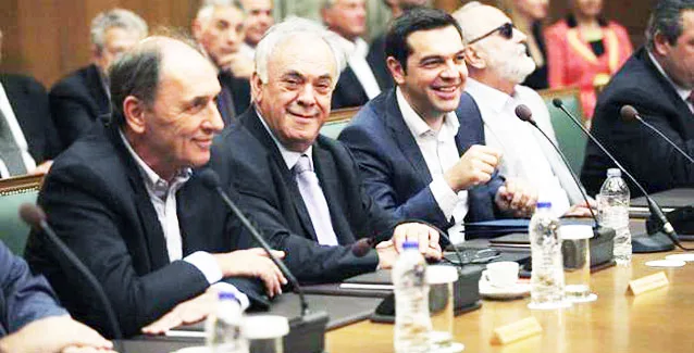 Αποθηκάριοι χωρίς αποθήκες: Μονιμοποιεί ότι βρει η κυβέρνηση για να κερδίσει ψήφους