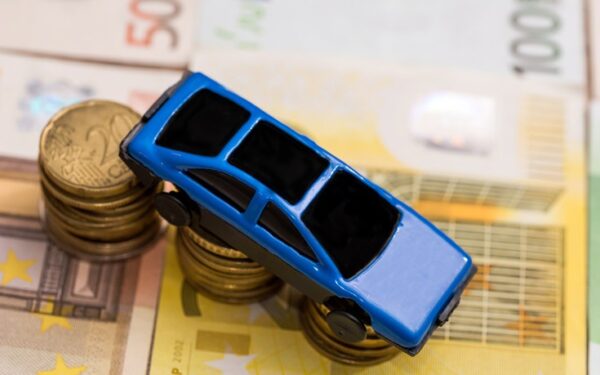 Στο στόχαστρο της εφορίας μπαίνουν τα ΙΧ με ξένες πινακίδες