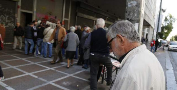 Wiener Zeitung: Η κοινωνική κρίση στην Ελλάδα βαθαίνει χρόνο με το χρόνο