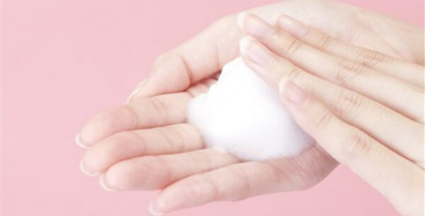 Αφρός καθαρίζει το δέρμα των ασθενών με ψωρίαση κατά πλάκας