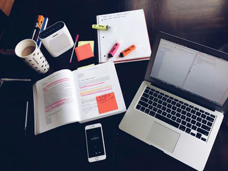 Οι 10 κακές συνήθειες που μπορούν να «καταστρέψουν» το διάβασμα της εξεταστικής!