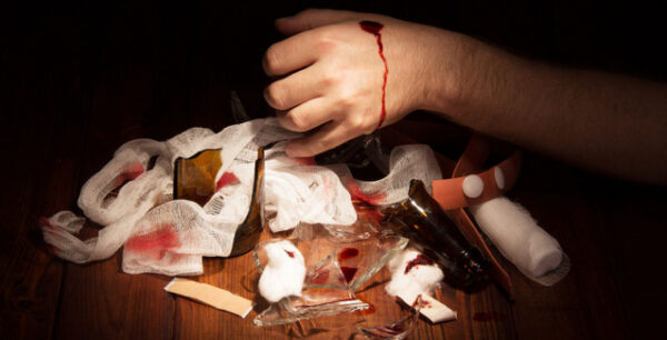 Πρώτες βοήθειες: Πώς να σώσετε έναν τραυματία που αιμορραγεί