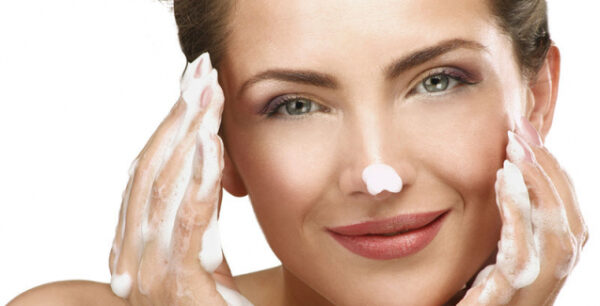 Το φυσικό αντιγηραντικό που κάνει το δέρμα να δείχνει 20 χρόνια νεώτερο!