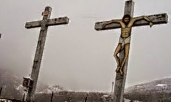 Σήμερα κρεμάται επί ξύλου