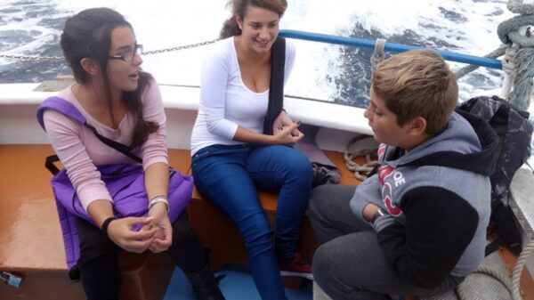 ΟΚΤΩ ΜΑΘΗΤΕΣ ΠΑΝΕ ΣΤΗΝ ΤΑΞΗ ΜΕ ΤΟ… ΚΑΪΚΙ