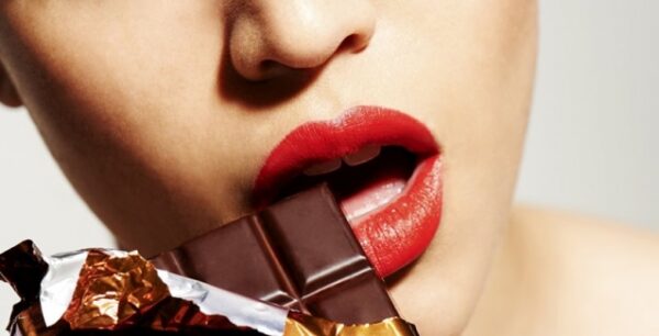Η σοκολάτα μάς κάνει πιο έξυπνους, λένε οι επιστήμονες