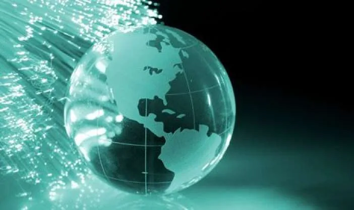 Νέο είδος οπτικής ίνας θα έβαζε φωτιά στο Διαδίκτυο