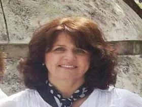 Η 52χρονη μητέρα και γιαγιά που αρίστευσε με 19.784 μόρια χωρίς φροντιστήριο !!