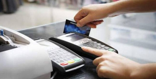 Προσοχή! Το πλαστικό χρήμα κρύβει φορολογικές παγίδες για όλους μας