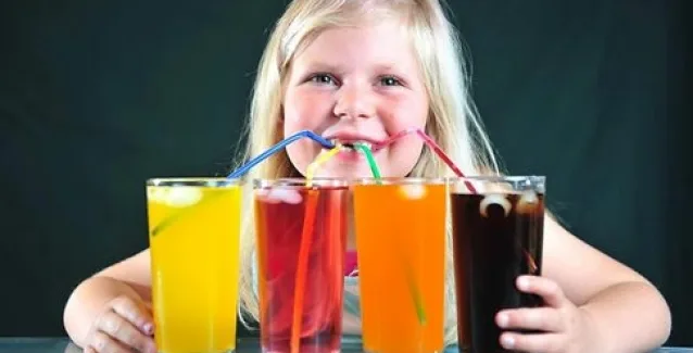 Τα αναψυκτικά κύρια πηγή πρόσληψης ζάχαρης για τα παιδιά