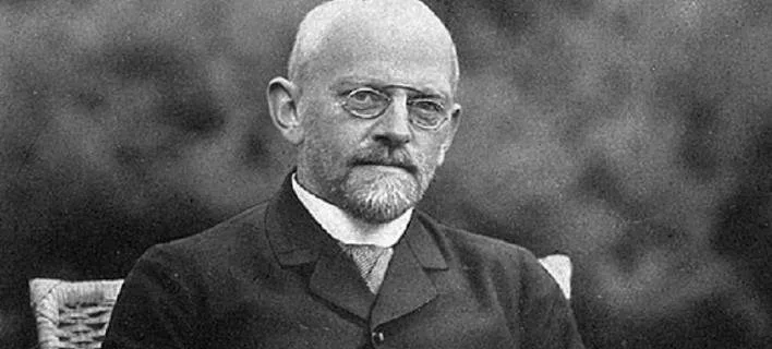 Ο «ΑΥΣΤΗΡΟΣ» ΚΥΡΙΟΣ ΧΙΛΜΠΕΡΤ. Ο άνθρωπος που… διόρθωσε τον Ευκλείδη