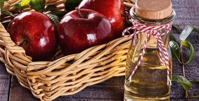 Γιατί είναι καλό να πλένετε το πρόσωπό σας με μηλόξυδο;