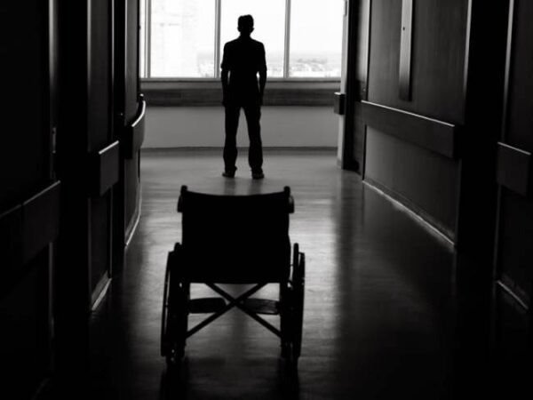 Πετάνε στον… Καιάδα τους καθηγητές ΑμεΑ